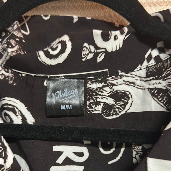 Black and White Casual Button Down Shirt with Gothic Print - Picture 4 of 7